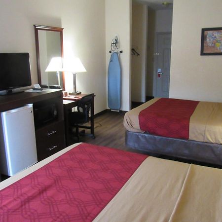 Econo Lodge Carlisle Buitenkant foto