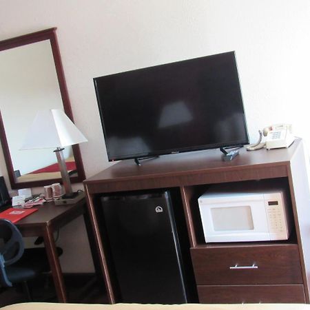 Econo Lodge Carlisle Buitenkant foto