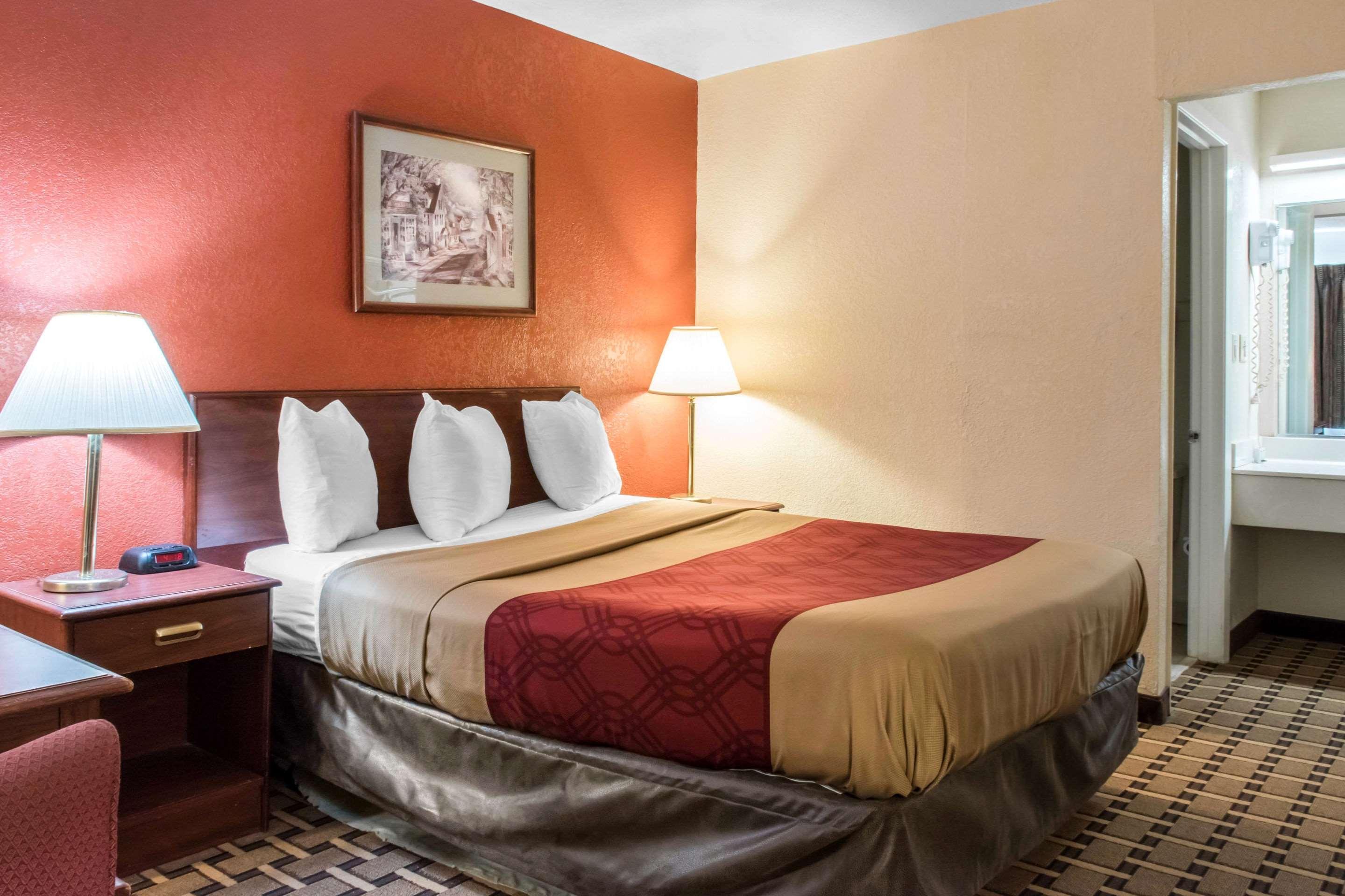 Econo Lodge Carlisle Buitenkant foto