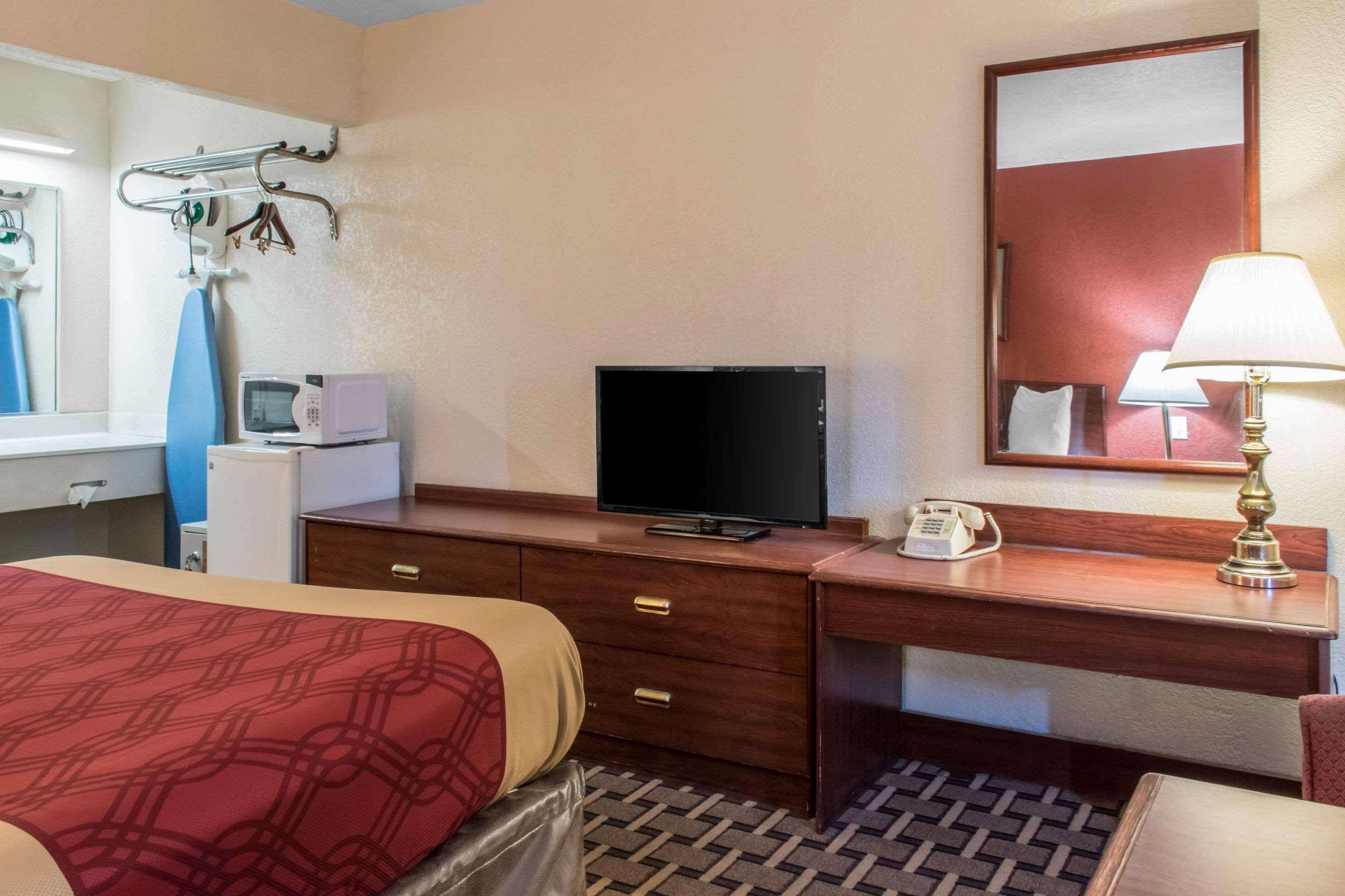 Econo Lodge Carlisle Buitenkant foto
